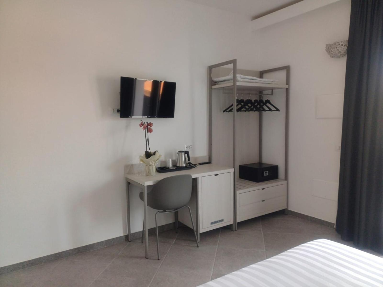 Domo Annalisa Hotel ตอร์โตลี ภายนอก รูปภาพ