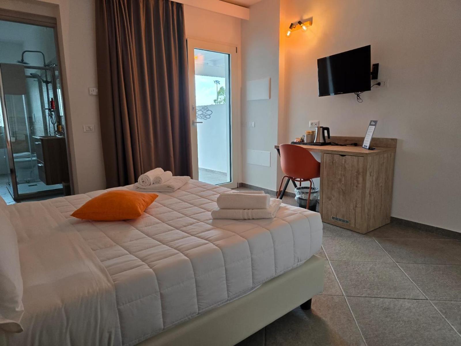 Domo Annalisa Hotel ตอร์โตลี ภายนอก รูปภาพ
