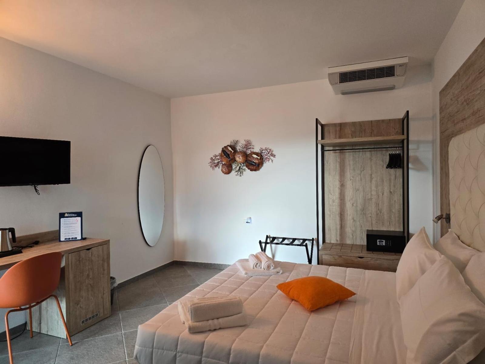 Domo Annalisa Hotel ตอร์โตลี ภายนอก รูปภาพ