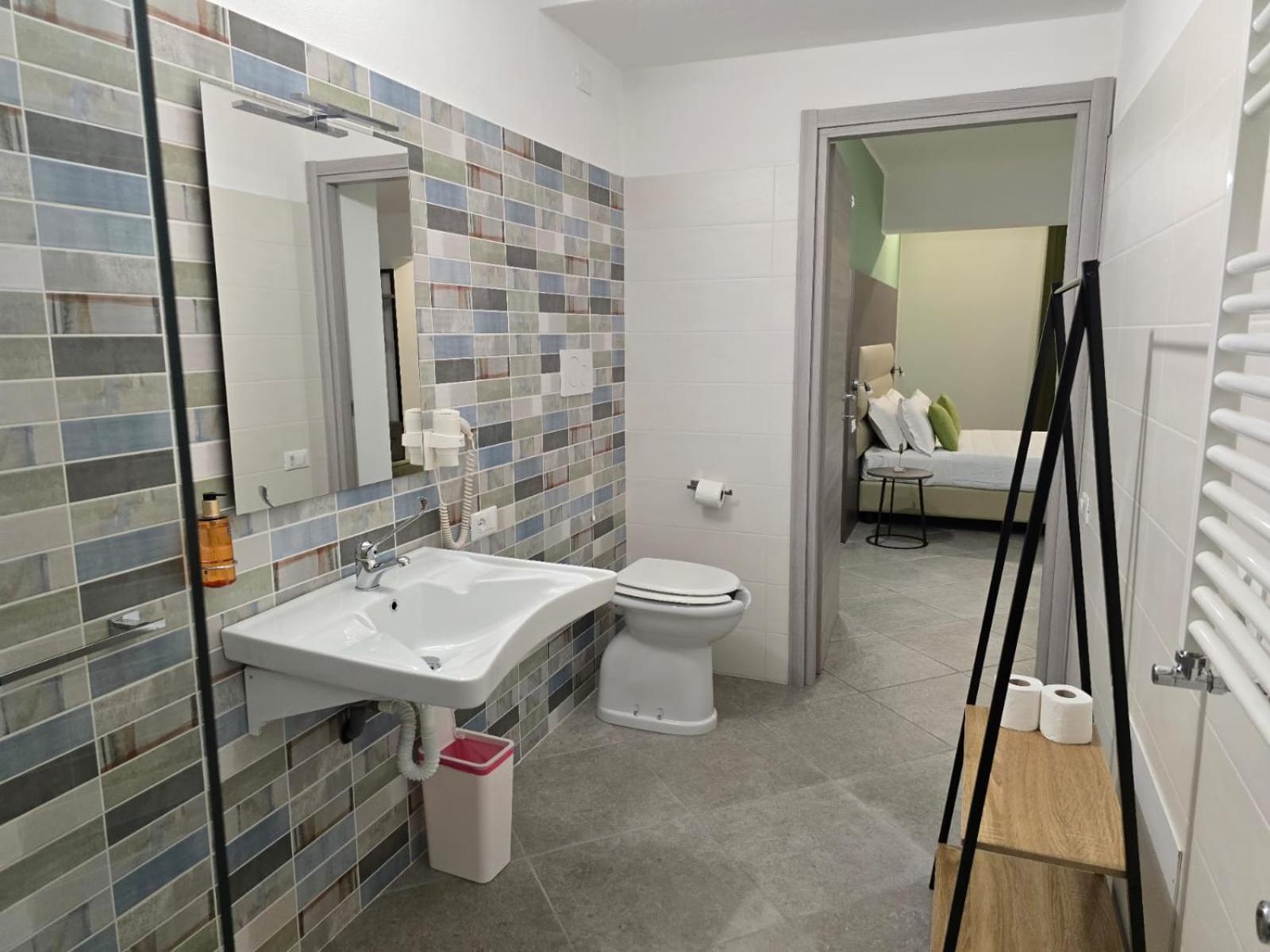 Domo Annalisa Hotel ตอร์โตลี ภายนอก รูปภาพ